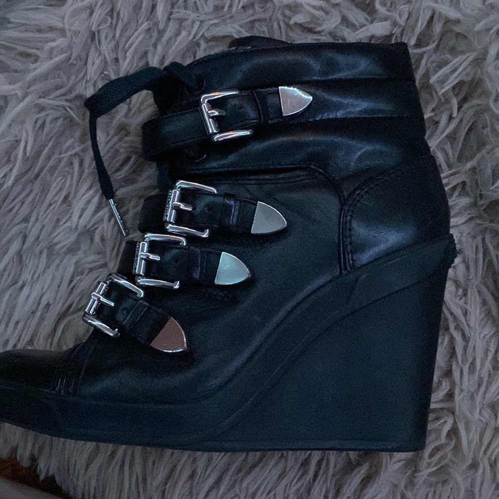 Micheal Kors Boots - Picture 5 of 5